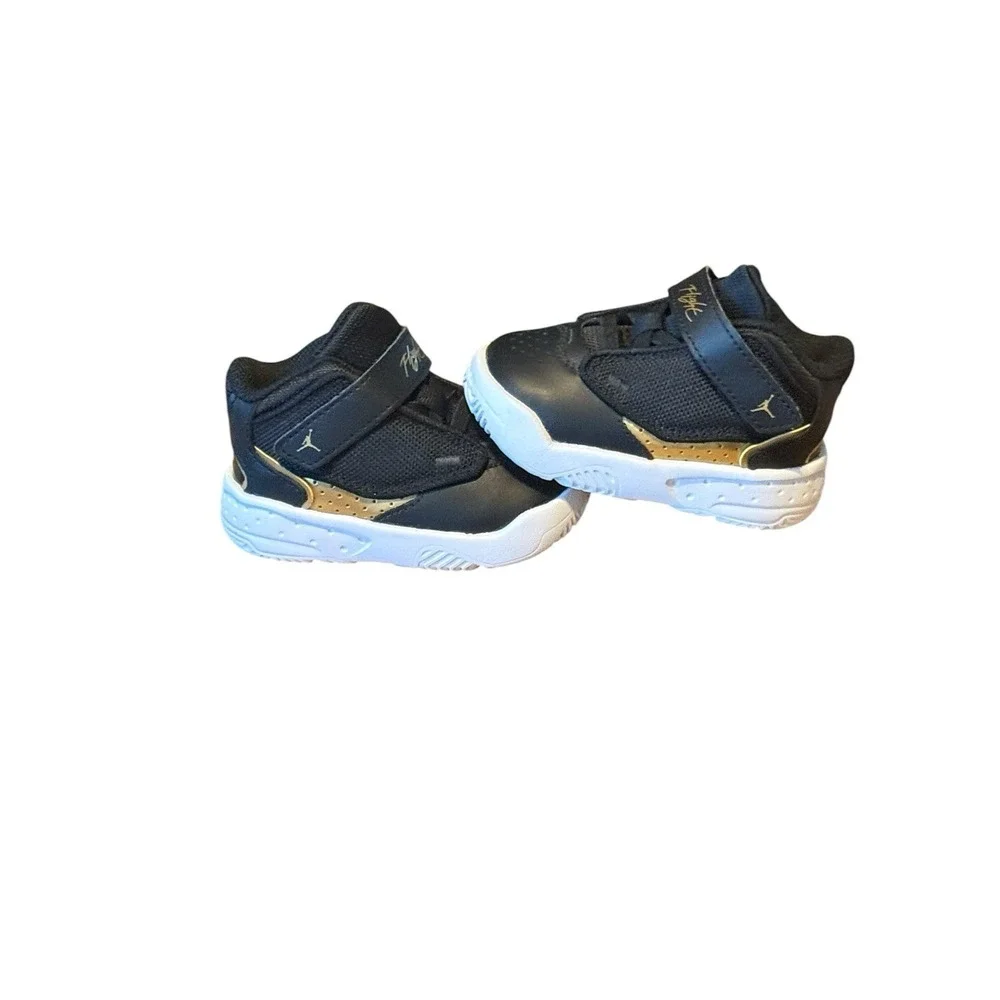 Nike Jordan Max Aura 4 University Black And Gold TD Size 4c -NWOB